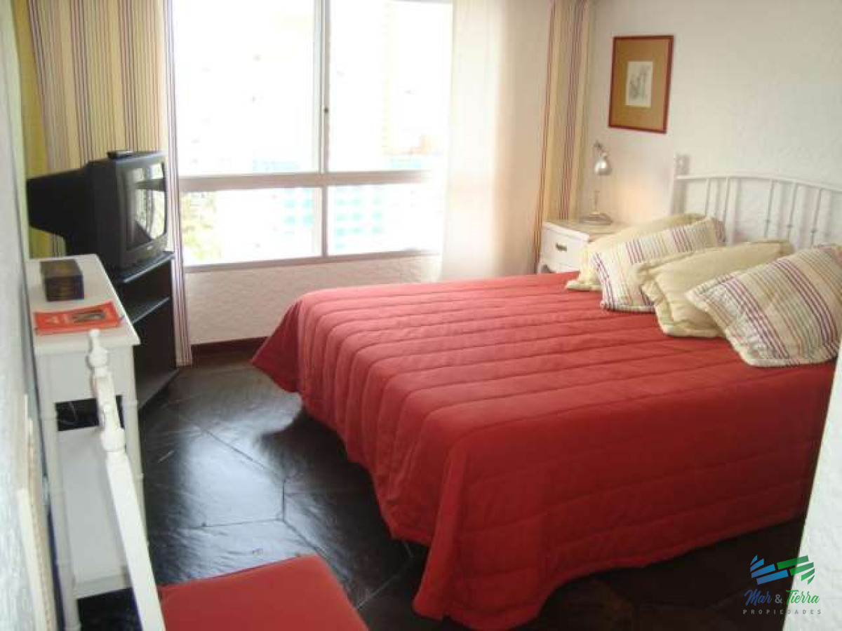 Apartamento ID.2598 - Vendo apartamento 3 dormitorios con vista al Puerto en Peninsula, Punta del Este.