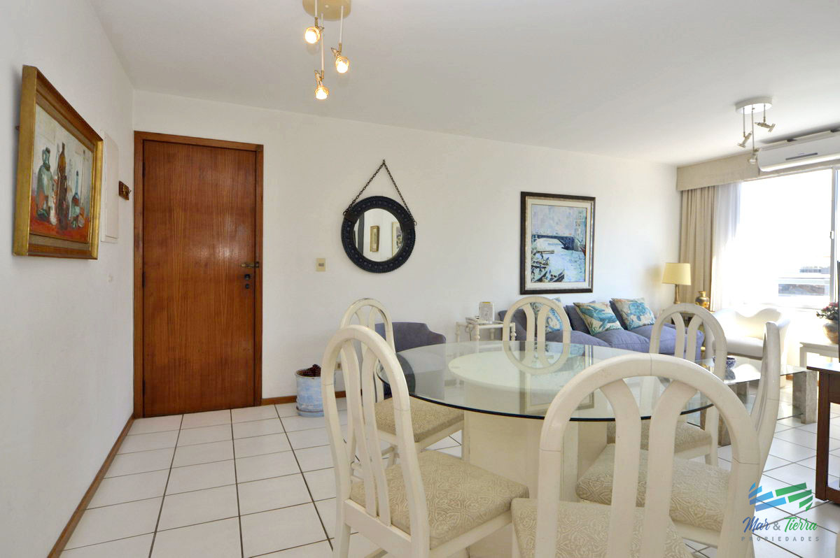 Apartamento ID.2675 - En venta.. muy buena oportunidad a pasitos del mar.