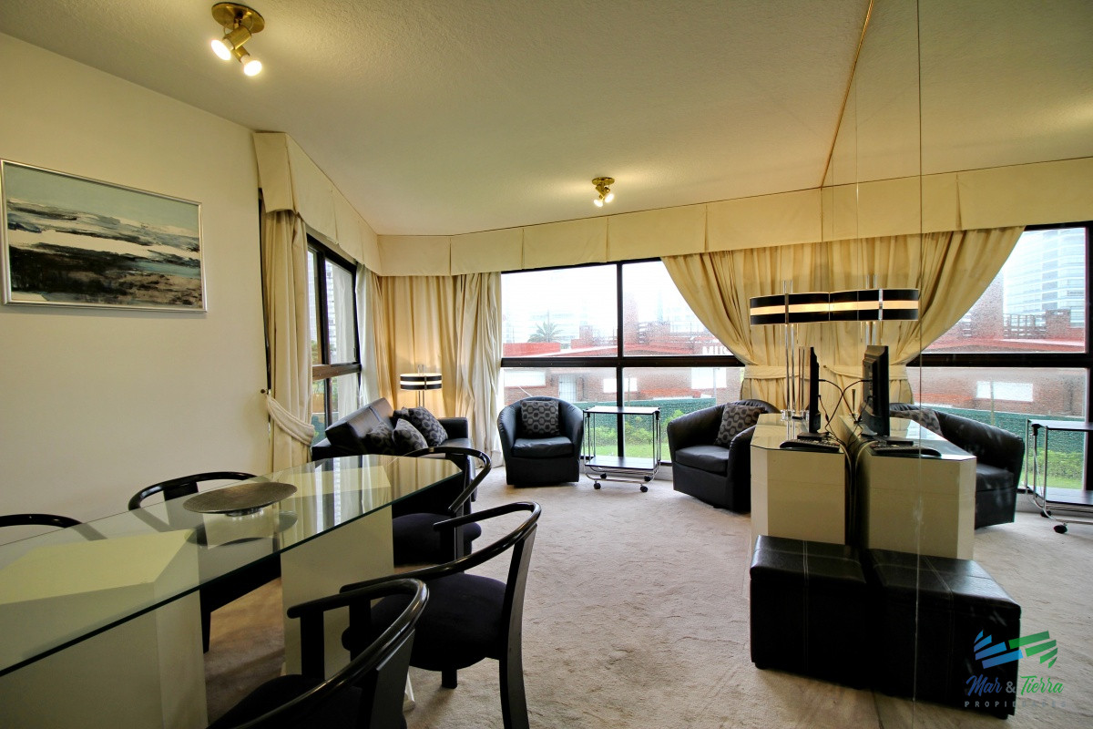 Apartamento ID.663 - Alquilo apartamento 1 dormitorio frente al mar, playa brava, Punta del Este