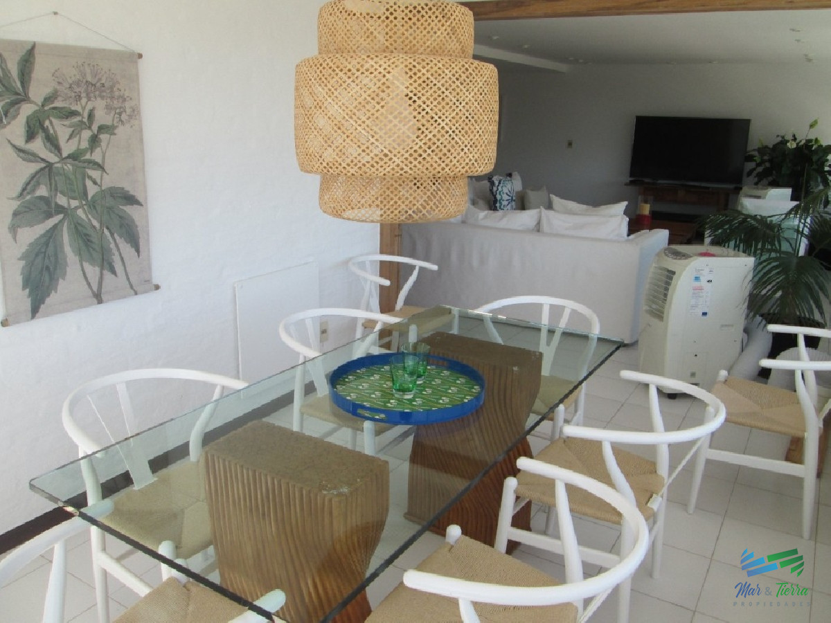 Apartamento ID.2152 - Excelente oportunidad... torre de categoría, con excelentes servicios, ubicado en primera línea sobre playa brava