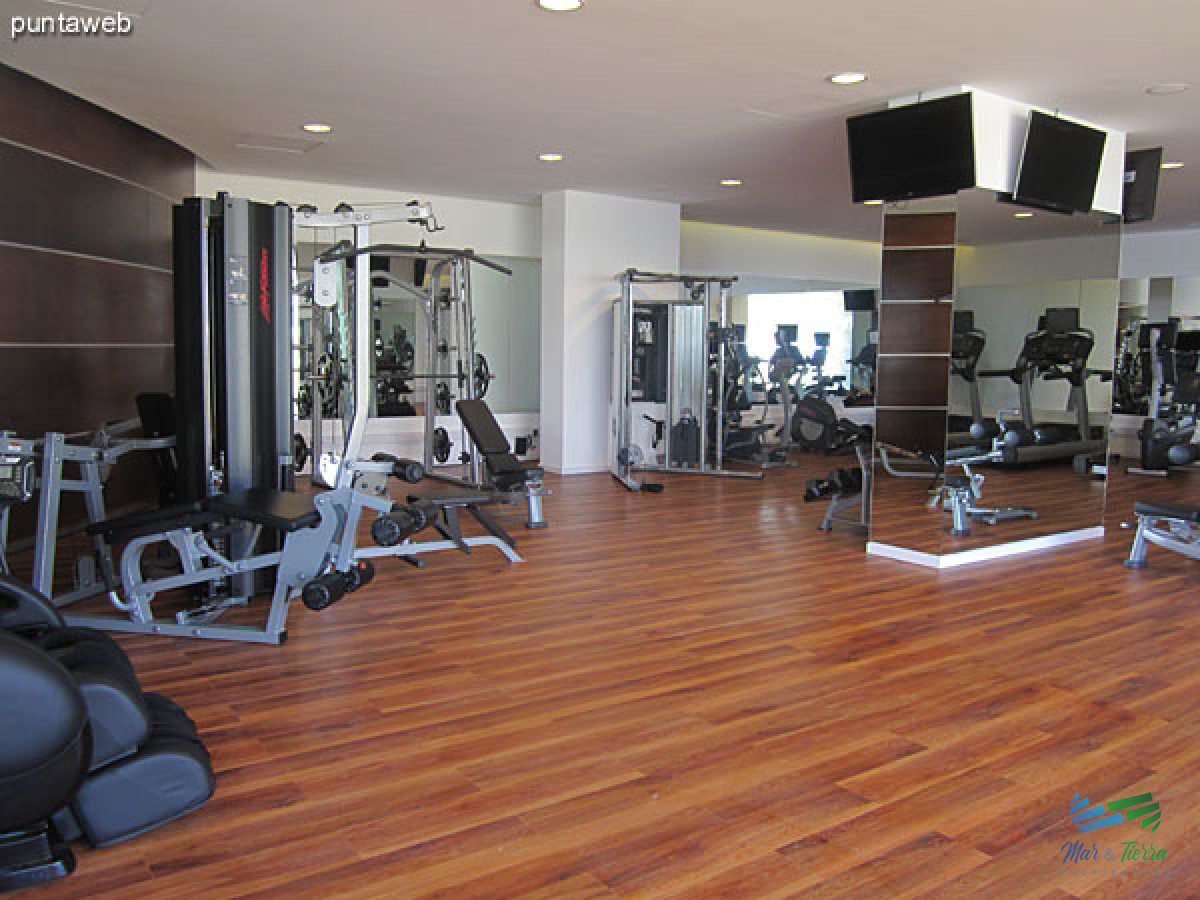 Apartamento ID.3923 - Venta Alquiler apartamento 3 dormitorios 2 baños playa brava punta del este