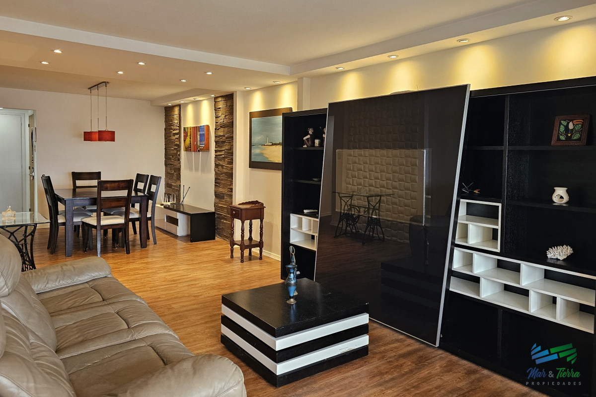 Apartamento ID.5377 - ALQUILER ANUAL, FRENTE LA MANSA, 3 DORMITORIOS COMPLETAMENTE RECICLADO! PUNTA DEL ESTE. 