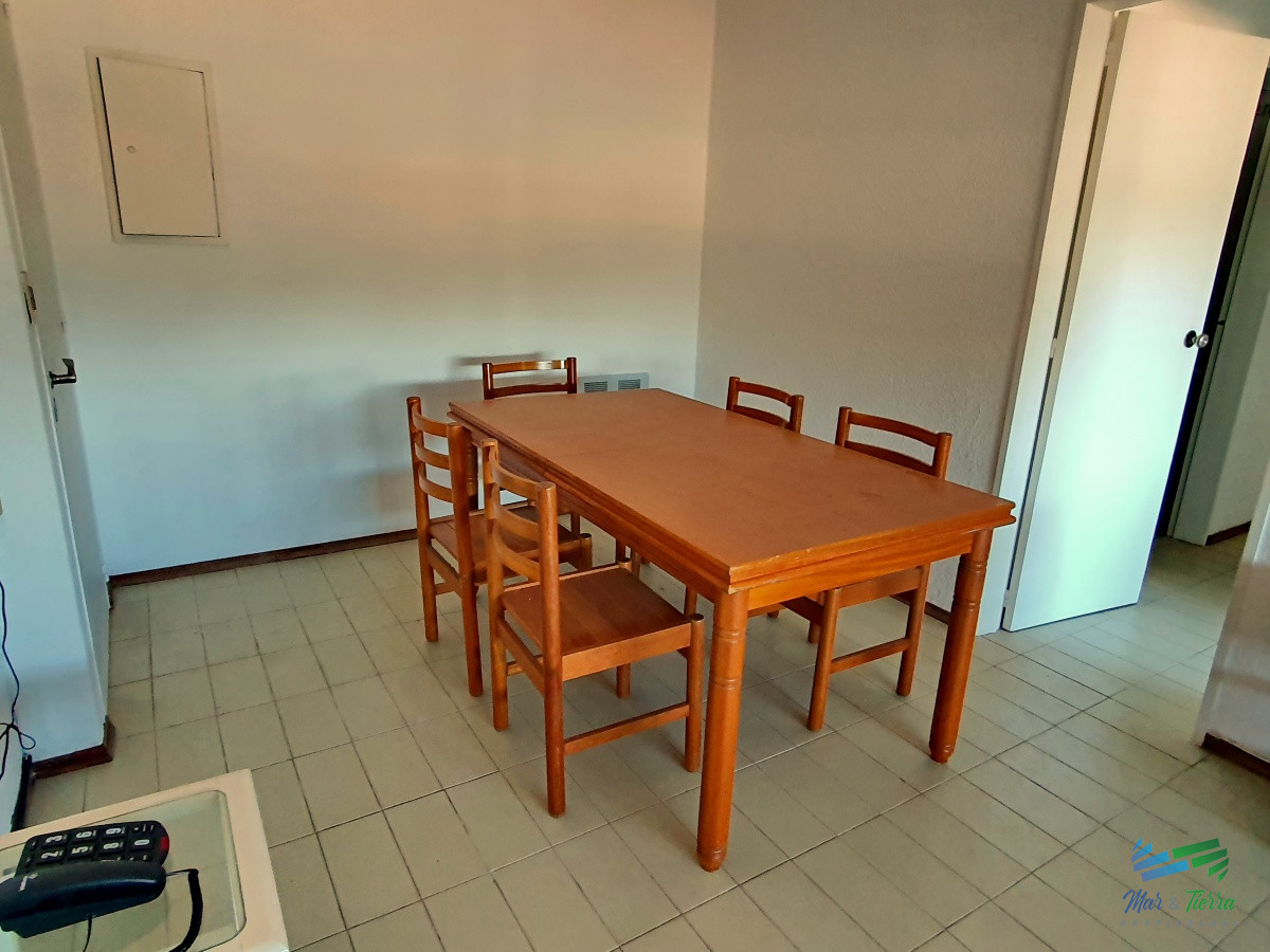 Apartamento ID.3372 - Vendo apartamento de 2 dormitorios, en edificio con servicios. Roosevelt, Punta del Este.