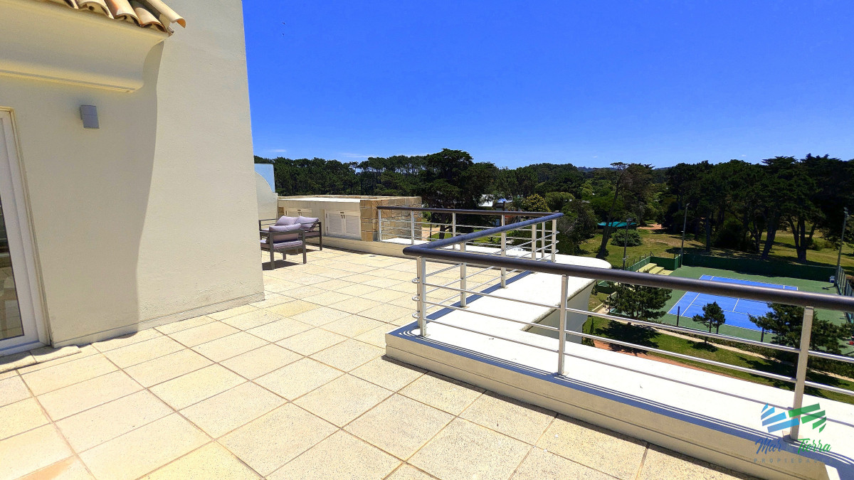 Apartamento ID.4211 - Venta de Apartamento 4 DORMITORIOS con vista al mar en VERAMANSA