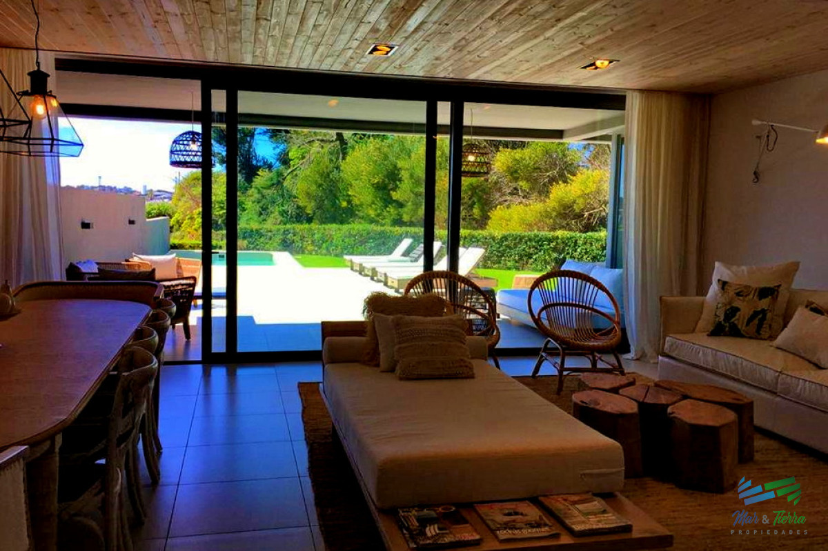 Apartamento ID.5088 - DEPARTAMENTO CON PISCINA PROPIA EN VENTA, 3 DORMITORIOS EN SUITE, PUNTA DEL ESTE 