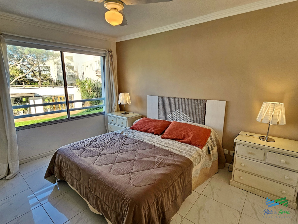 Apartamento ID.4820 - ALQUILER TEMPORADA, PLAYA MANSA, DOS DORMITORIOS