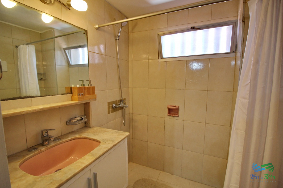 Apartamento ID.775 - Alquilo apartamento 2 dormitorios con parrillero propio en Península, Punta del Este