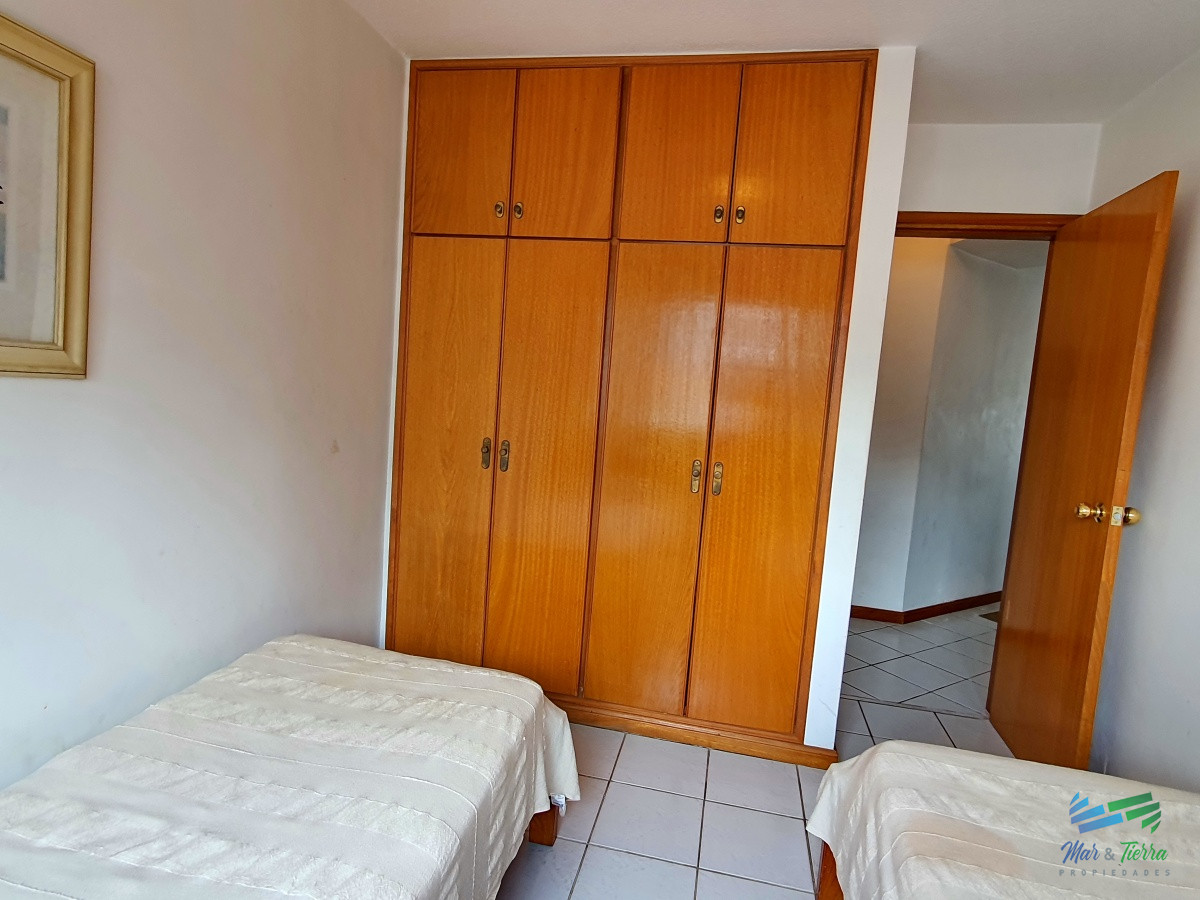 Apartamento ID.1515 - Se alquila apartamento de 1 dormitorio frente al mar con vista en Peninsula, Punta del Este.