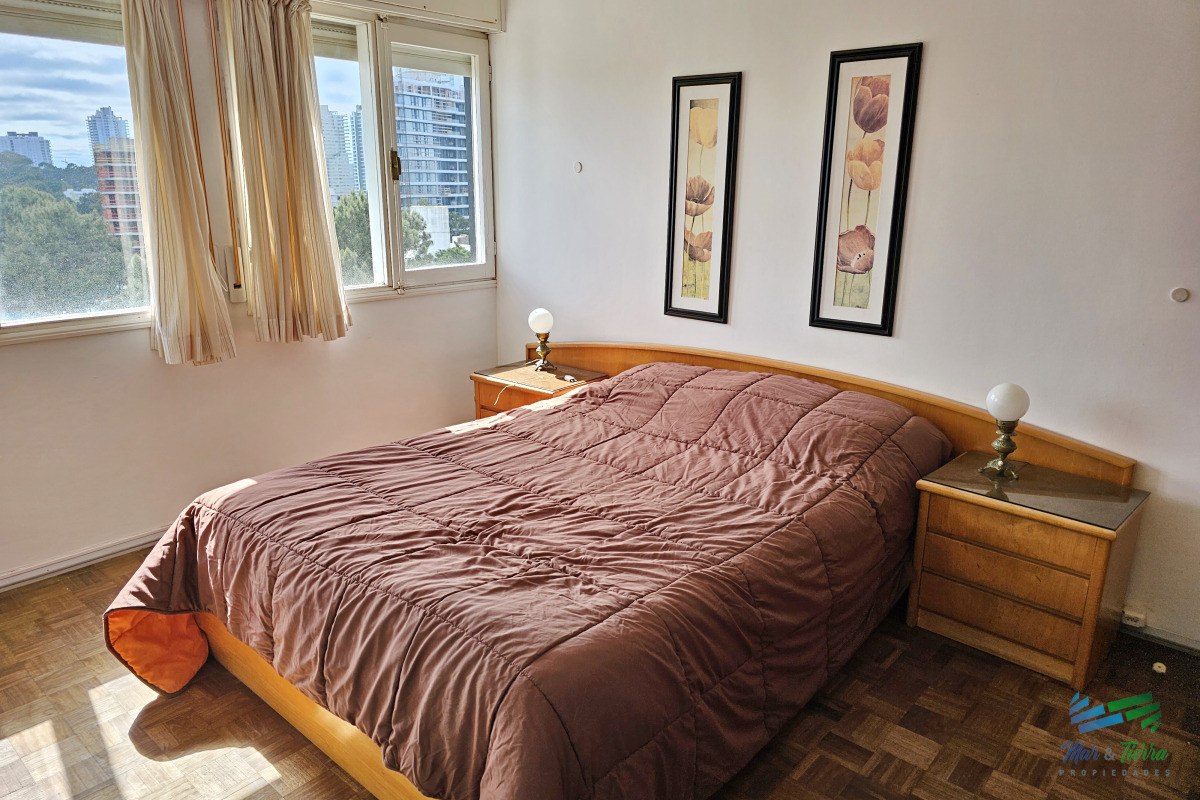 Apartamento ID.3358 - Vendo apartamento de 2 dormitorios. Aidy Grill, Punta del Este