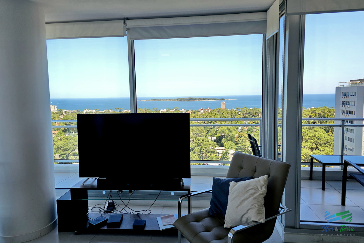 Apartamento ID.5049 - ALQUILER DE INVIERNO, 3 DORMITORIOS SOBRE AV ROOSEVELT, EDIFICIO CON SERVICIOS.