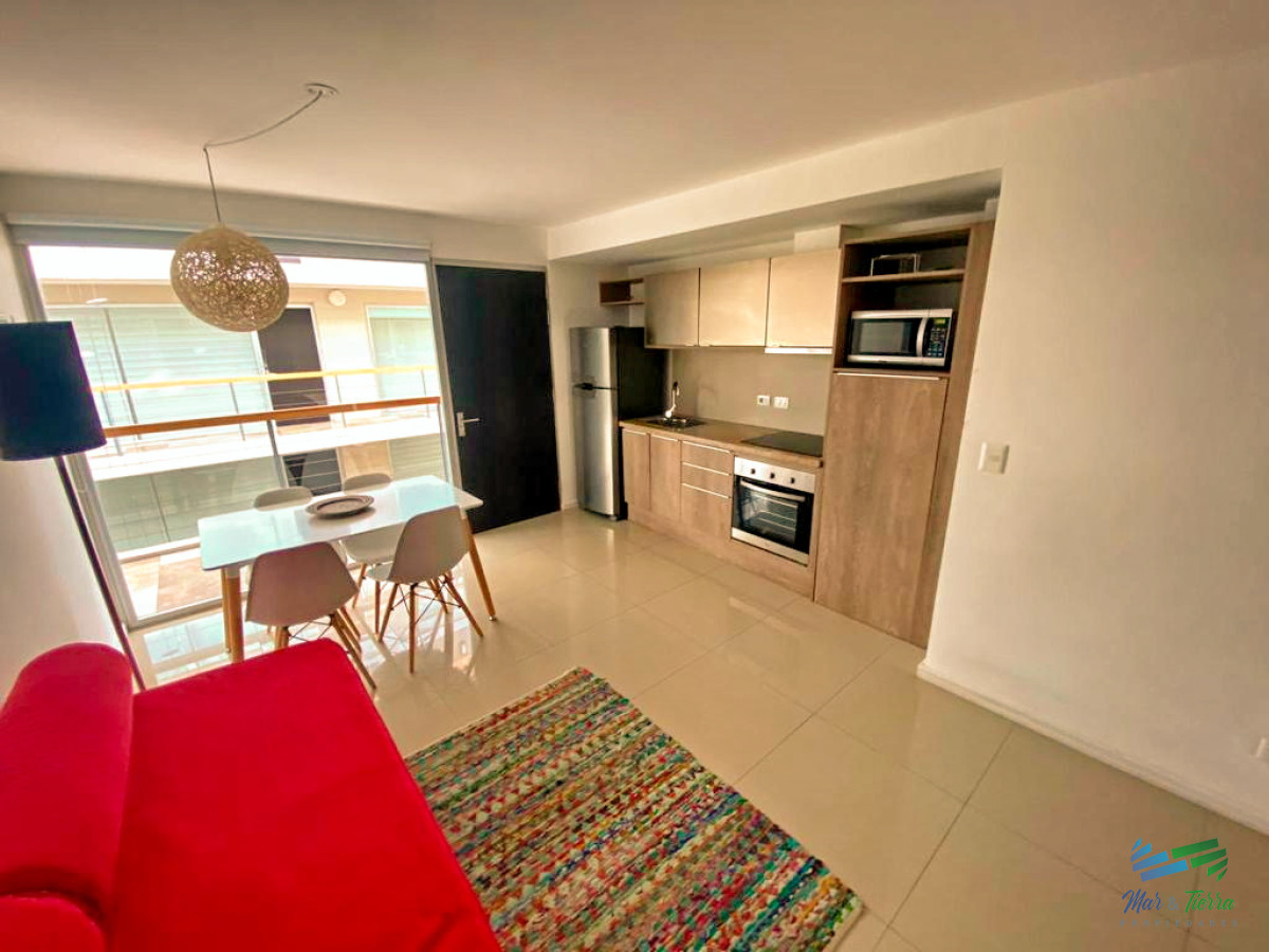 Apartamento ID.4230 - En venta apartamento con garaje en Peninsula, cerca Puerto Punta del Este.