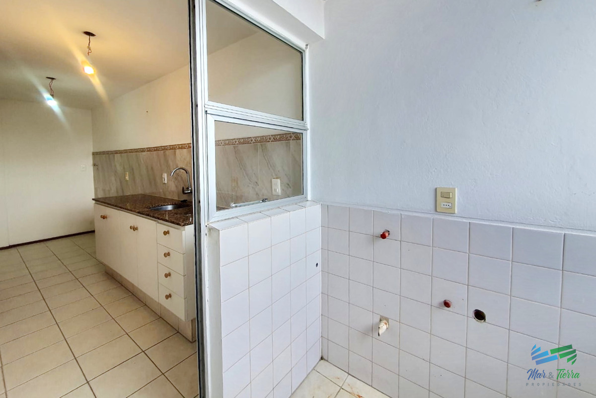 Apartamento ID.3713 - Oportunidad!!! Vendo apartamento 2 dormitorios en centro Maldonado