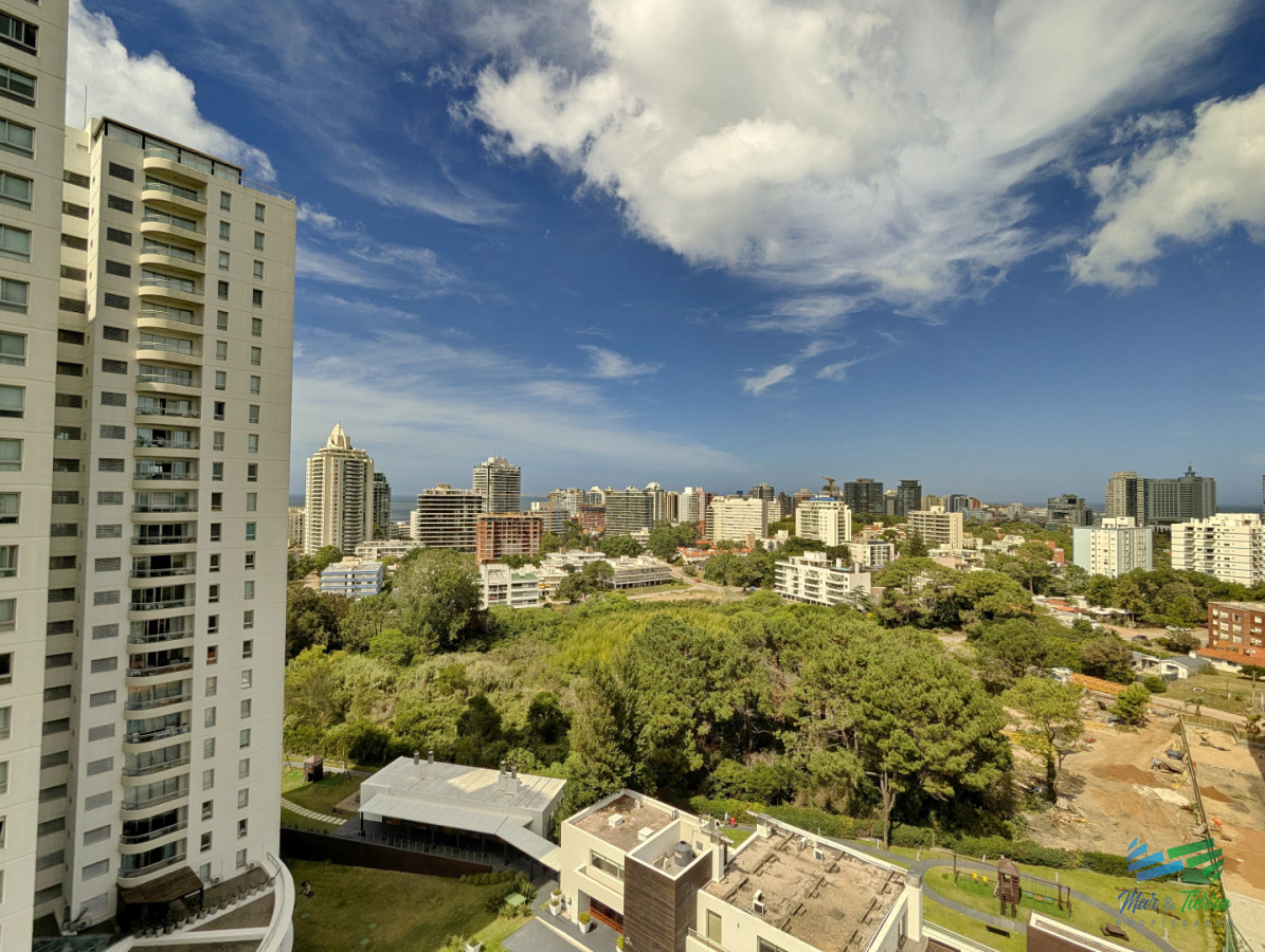 Apartamento ID.5703 - Alquiler en baja temporada en Ocena Drive Punta del Este, 3 dormitorios
