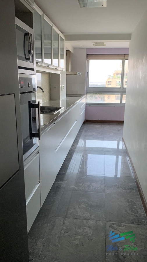 Apartamento ID.5720 - Venta de apartamento 3 dormitorios en Roosevelt Punta del Este