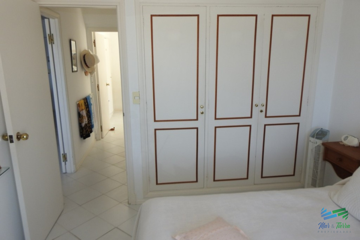Apartamento ID.2201 - Oportunidad en venta Apartamento en piso alto, con vista franca al mar!!!, 