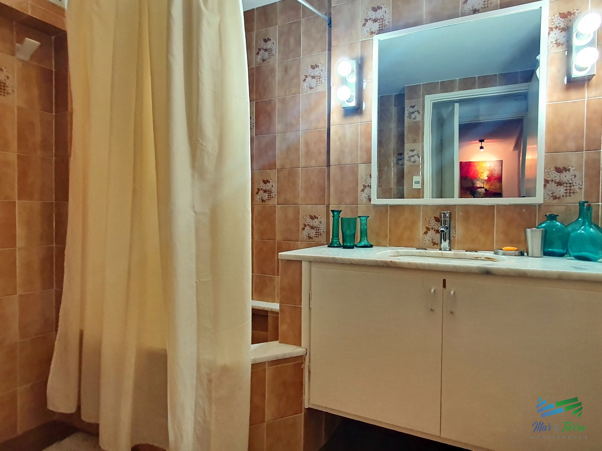Apartamento ID.287 - Alquilo apartamento 3 dormitorios frente al mar, playa brava, Punta del Este.