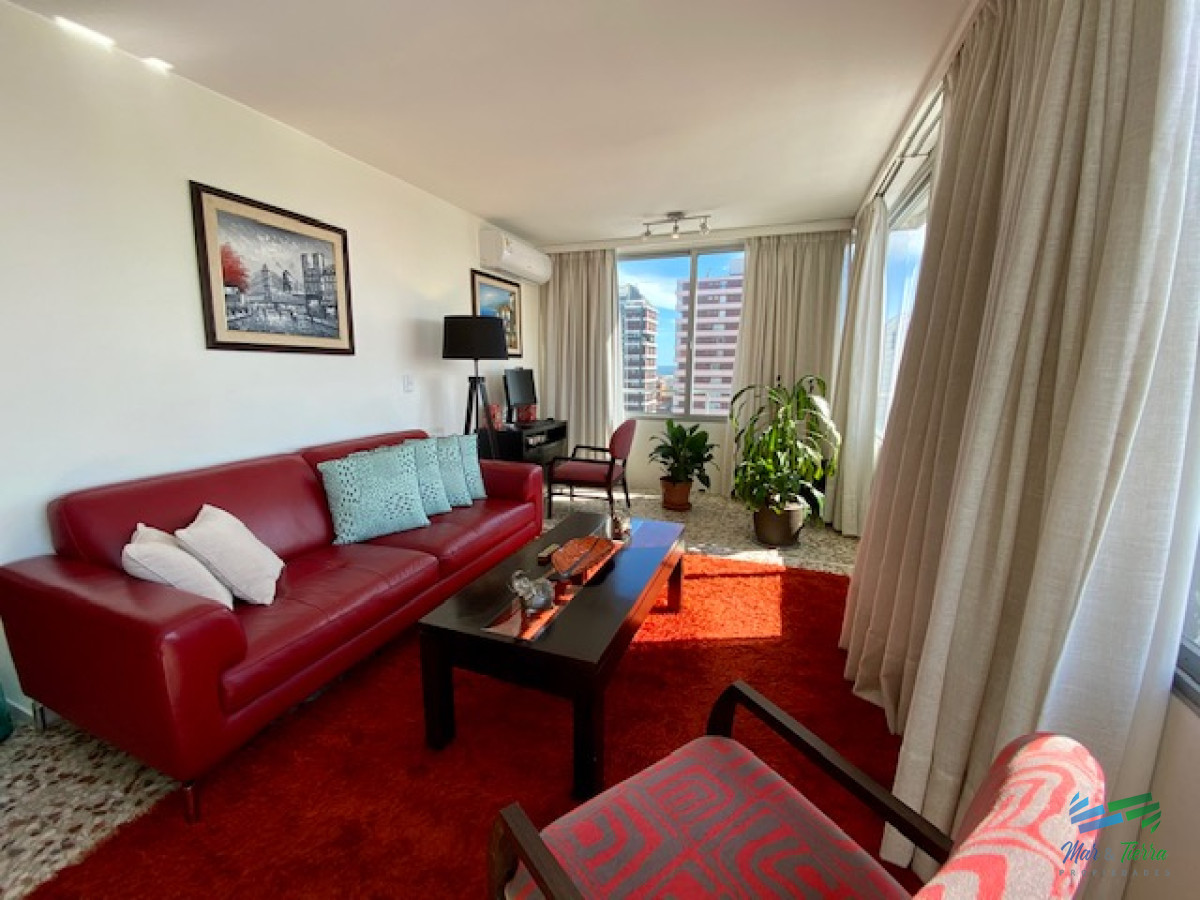 Apartamento ID.2677 - Apartamento en Punta del Este, Península, dos dormitorios, con gran vista