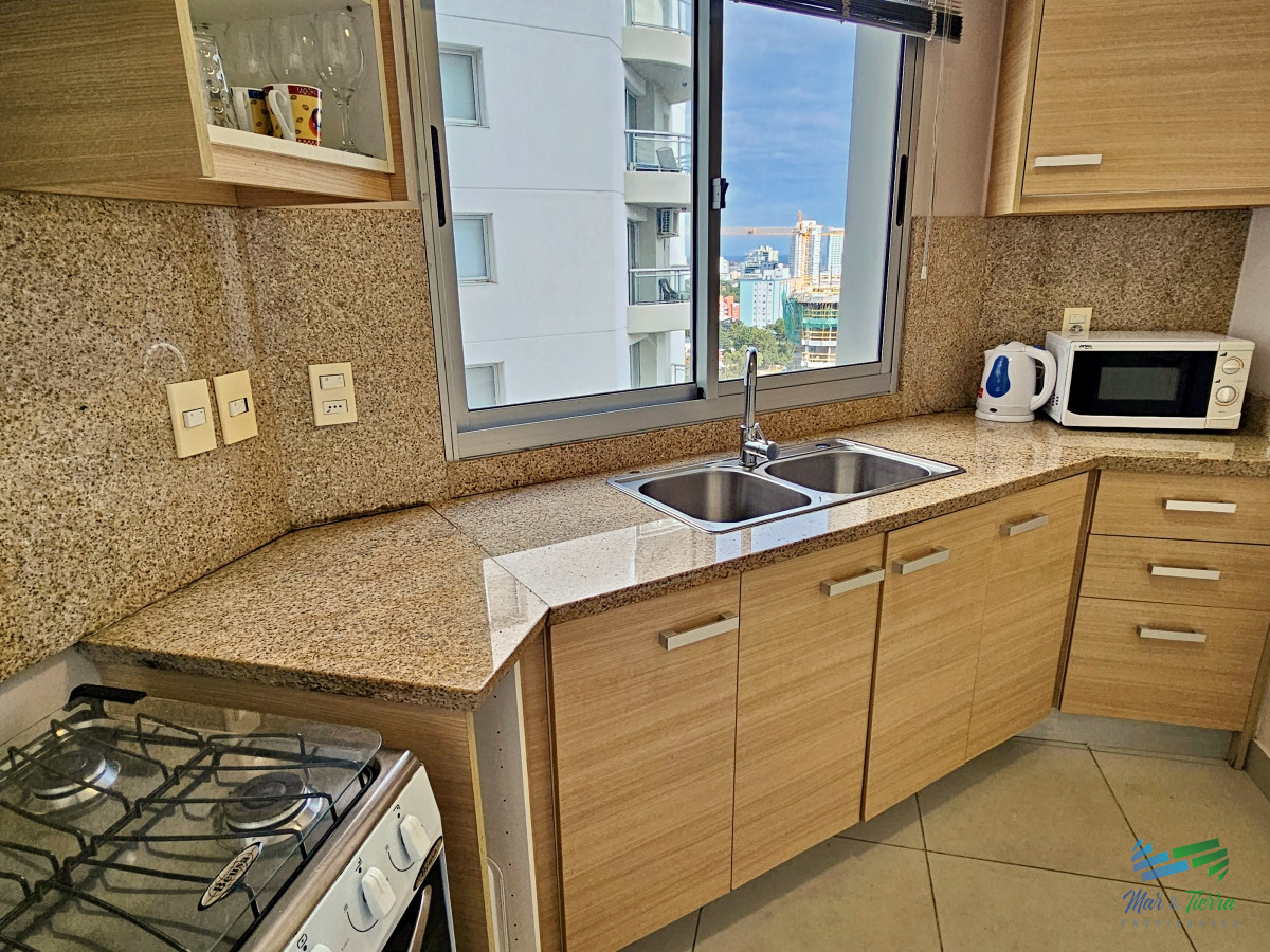 Apartamento ID.4128 - Vendo apartamento en Ocean Drive 2 dormitorios, excelentes servicios, Punta del Este
