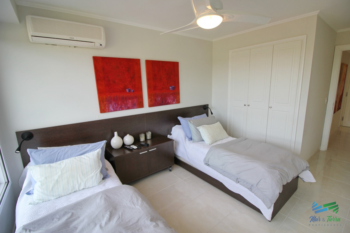 Apartamento ID.2446 - APARTAMENTO EN VENTA DE 3 DORMITORIOS + SERVICIO, PLAYA MANSA, PUNTA DEL ESTE 