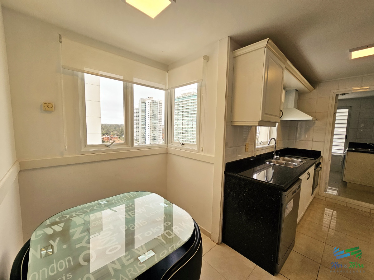 Apartamento ID.4440 - APARTAMENTO EN ALQUILER. TEMPORADA 2025, PLAYA MANSA, PUNTA DEL ESTE 