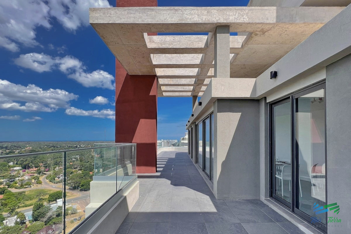 Apartamento ID.2607 - Alquiler anual apartamento 2 dormitorios con servicios en Roosevelt, Punta del Este