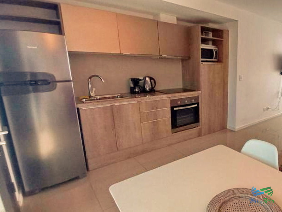 Apartamento ID.4230 - En venta apartamento con garaje en Peninsula, cerca Puerto Punta del Este.