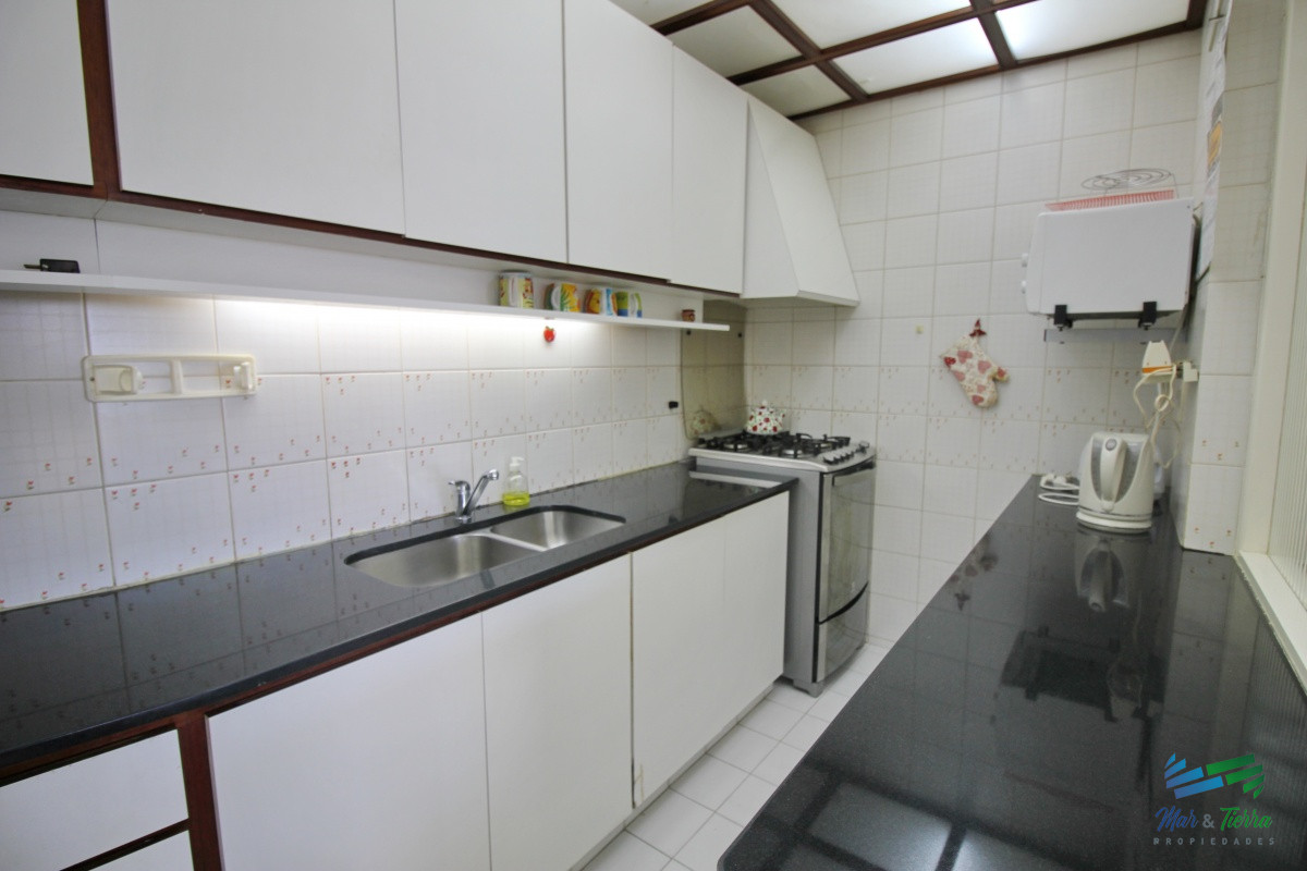 Apartamento ID.2502 - En venta apartamento 3 dormitorios en primera linea sobre Playa Mansa, Punta del Este.