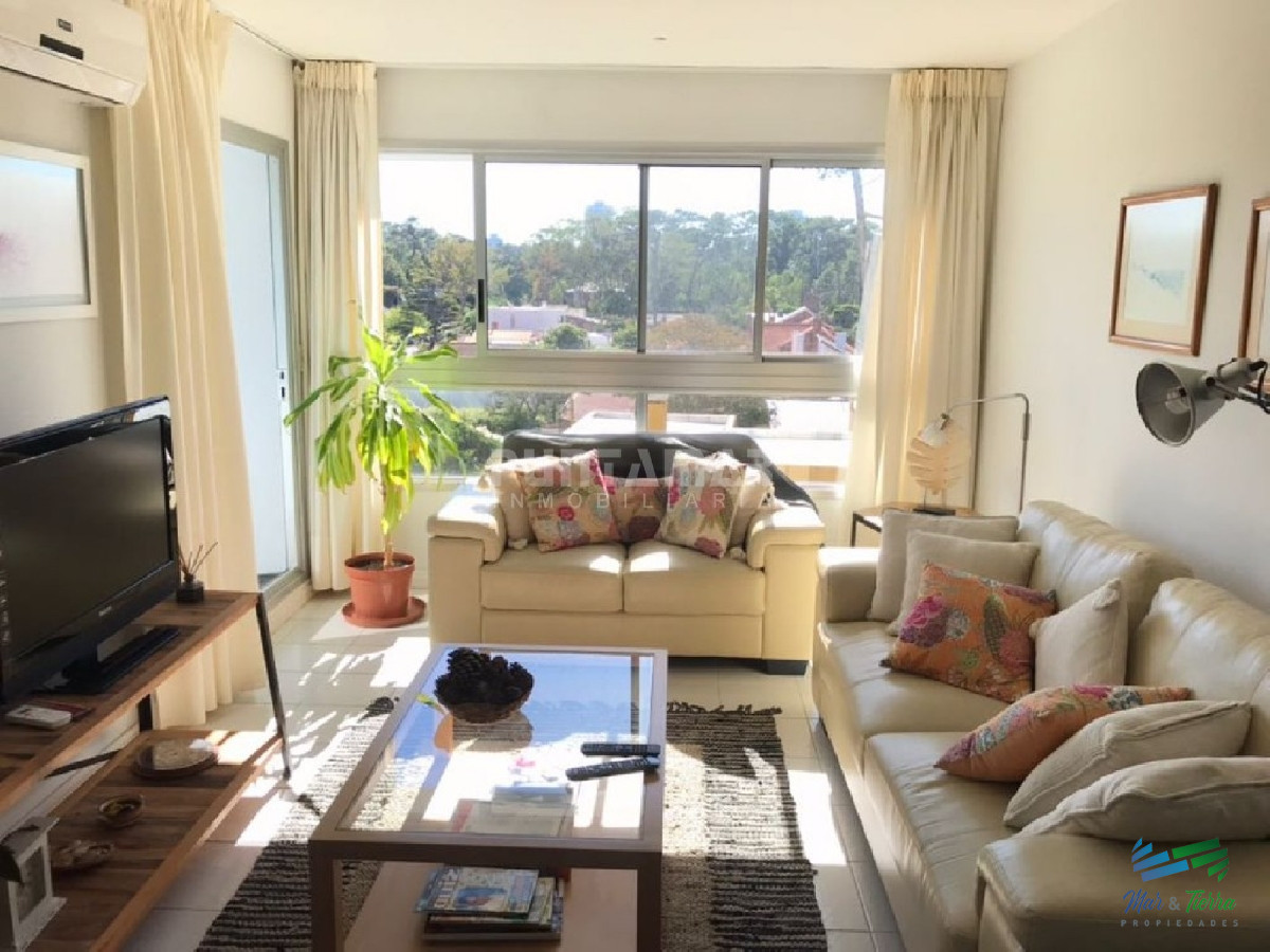 Apartamento ID.2146 - HERMOSO APARTAMENTO CON UNA AMPLIA TERRAZA , UBICADO A UNA CUADRA DE PLAYA MANSA, MUY LINDA VISTA DESPEJADA EN UN ENTORNO DE NATURALEZA Y VERDE.