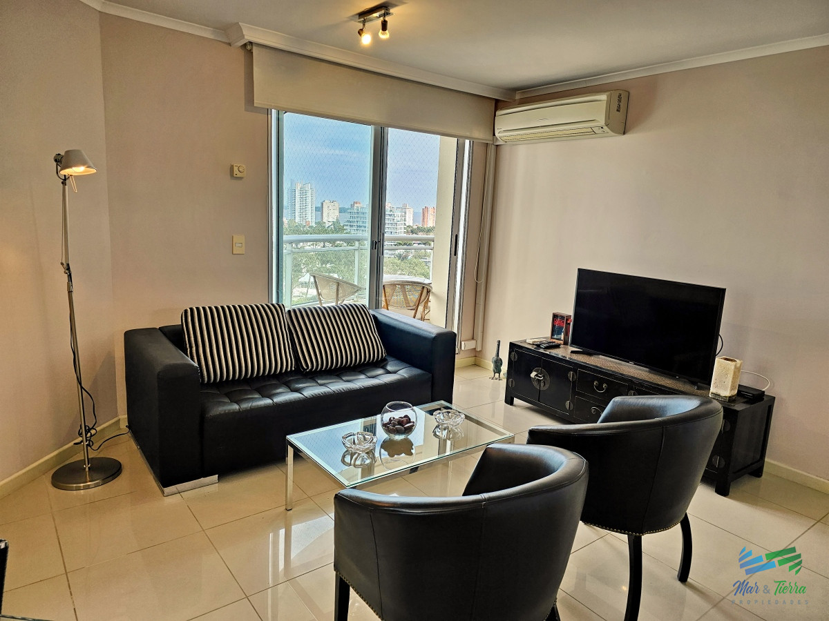 Apartamento ID.4128 - Vendo apartamento en Ocean Drive 2 dormitorios, excelentes servicios, Punta del Este