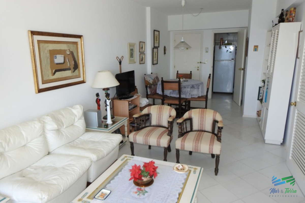 Apartamento ID.2201 - Oportunidad en venta Apartamento en piso alto, con vista franca al mar!!!, 