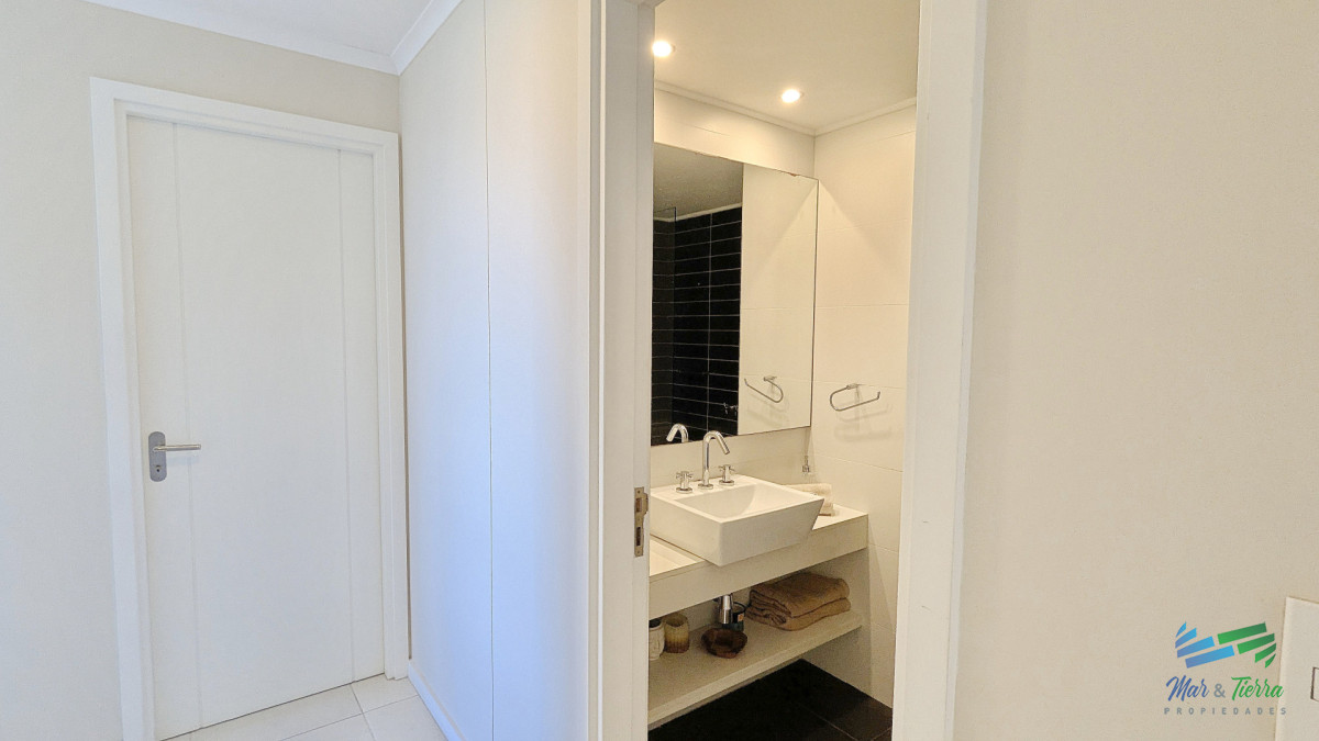 Apartamento ID.5658 - Alquiler baja temporada apartamento de 2 dormitorios en torre Ocean Drive Punta del Este