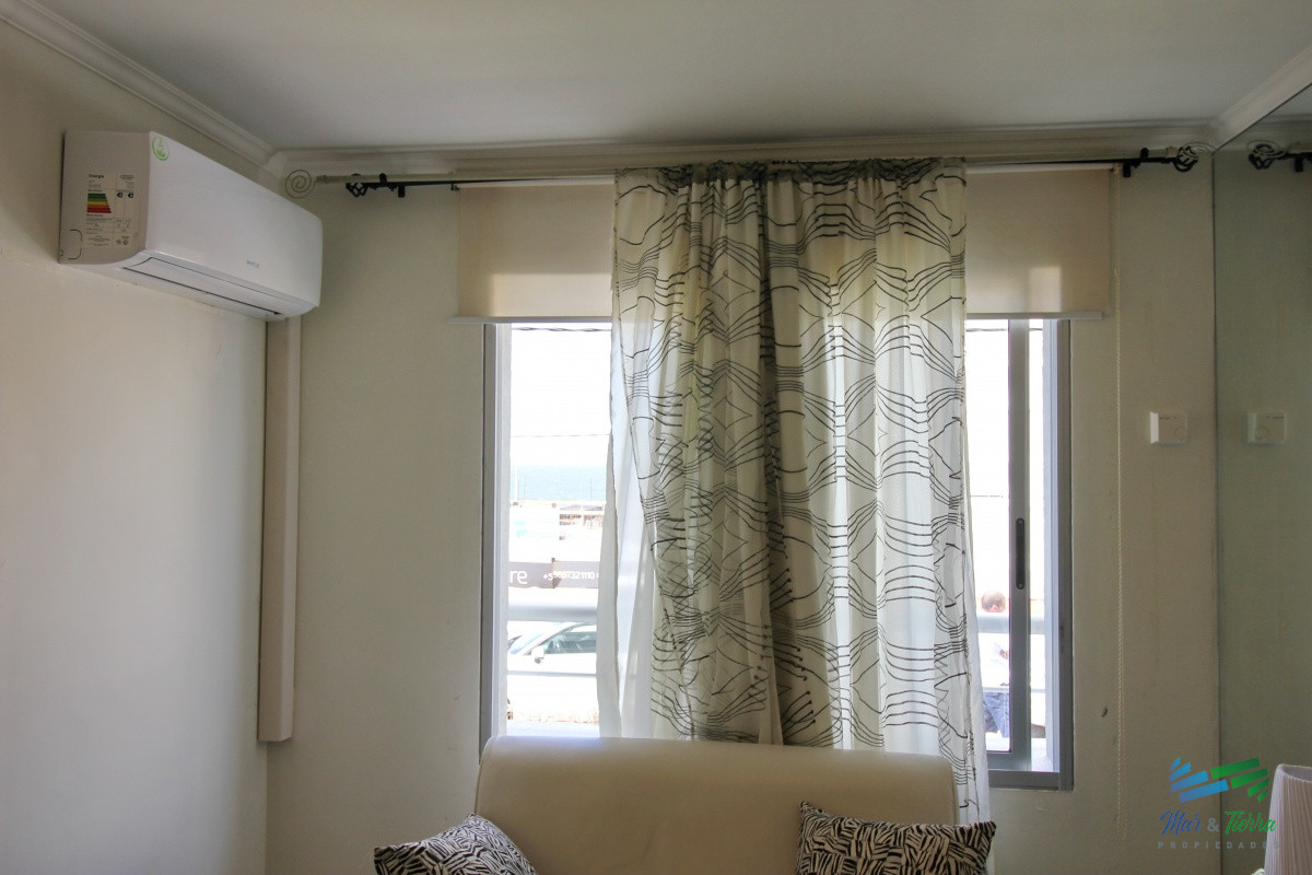 Apartamento ID.990 - Apartamento de 2 dormitorios en venta con vista al mar, Punta del Este