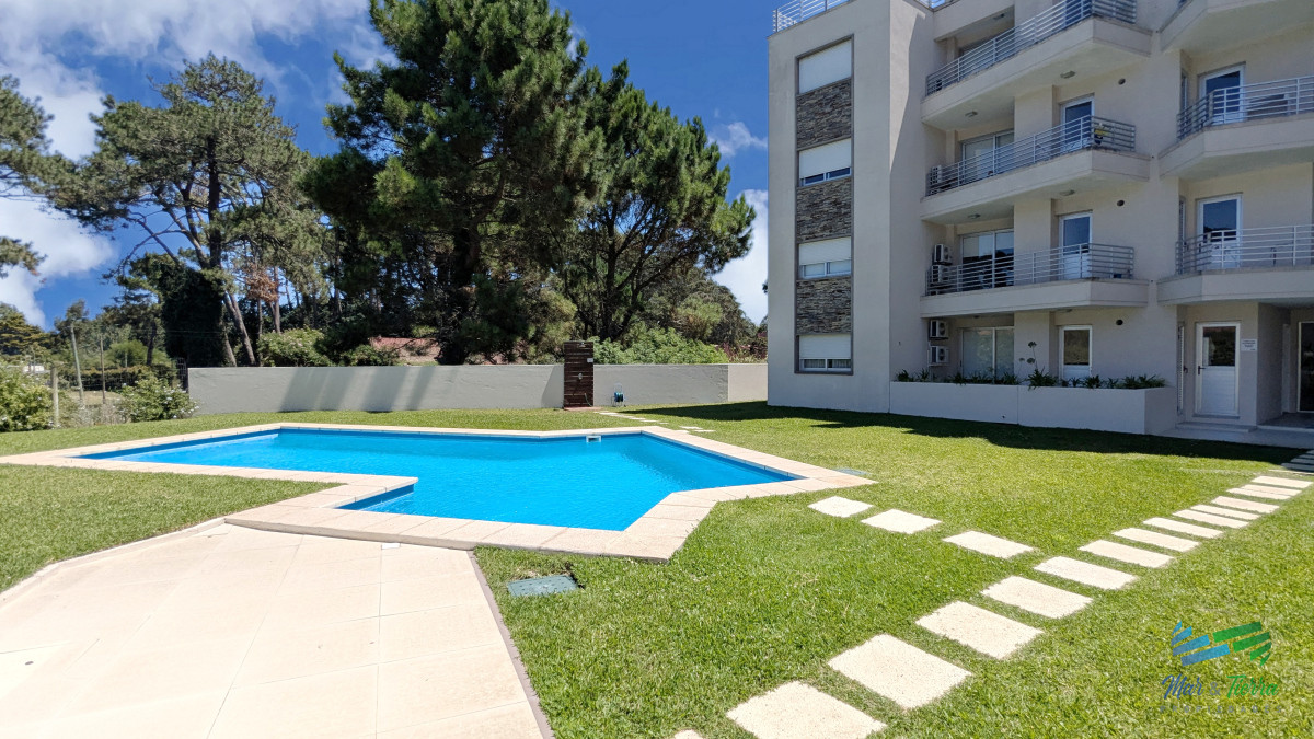 Apartamento ID.1034 - En venta apartamento 2 dormitorios con parrillero propio y piscina en San Rafael, Punta del Este.