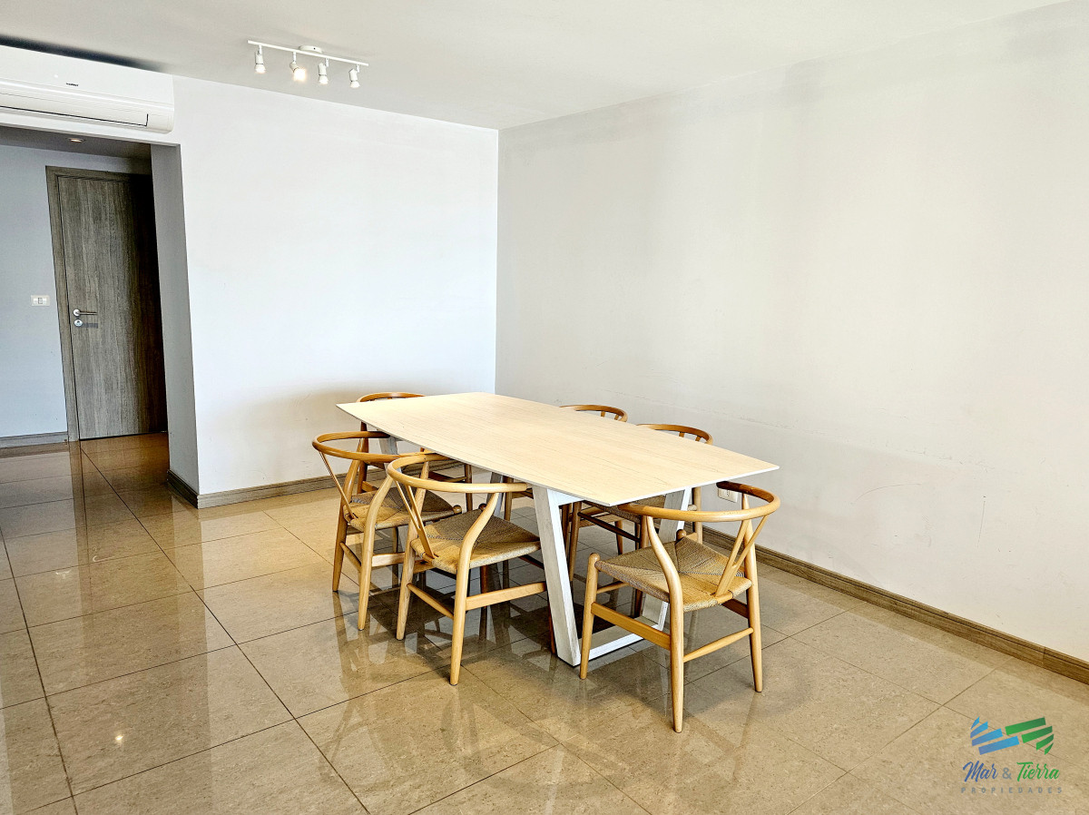 Apartamento ID.4952 - Venta de apartamento 2 dormitorios en Onix Punta del este playa Brava 