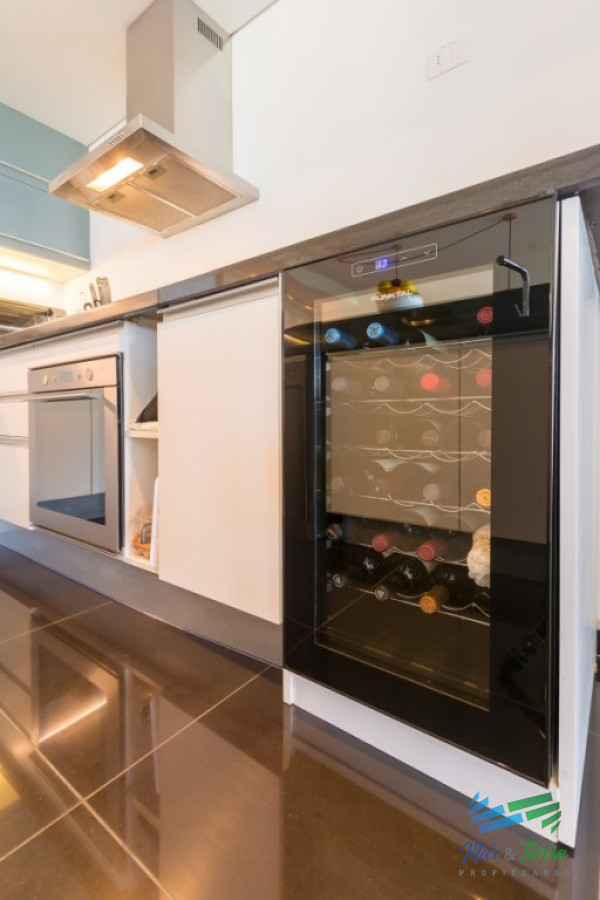 Apartamento ID.2324 - Alquilo excelente apartamento en torre de categoría.