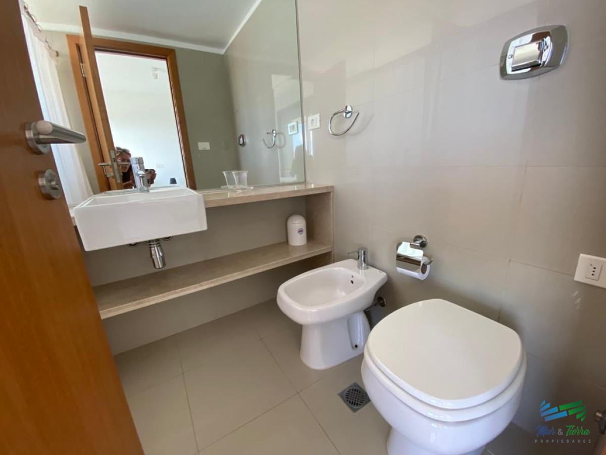 Apartamento ID.2728 - Vendo apartamento 3 dormitorios en brava frente al mar, Punta del Este.