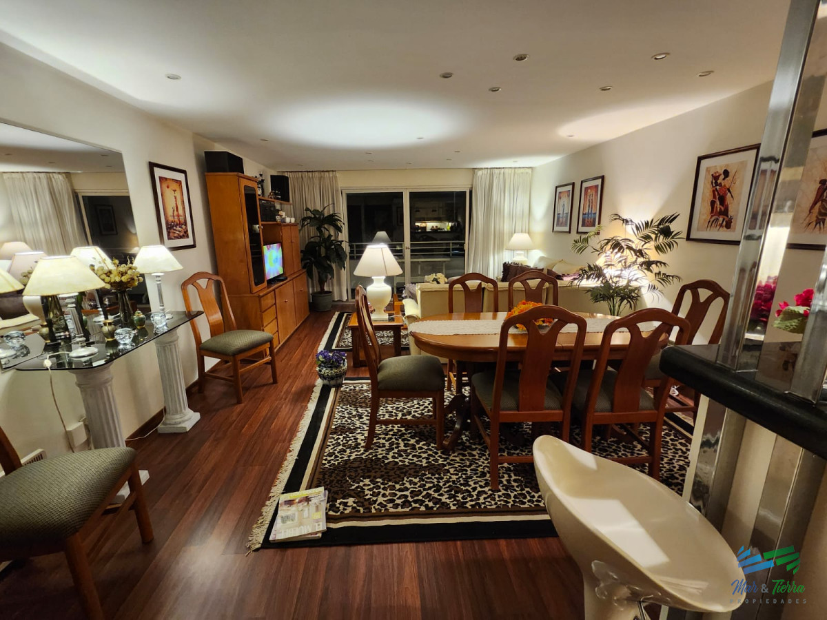 Apartamento ID.150 - Venta de apartamento 3 dormitorios en primera línea sobre playa Mansa