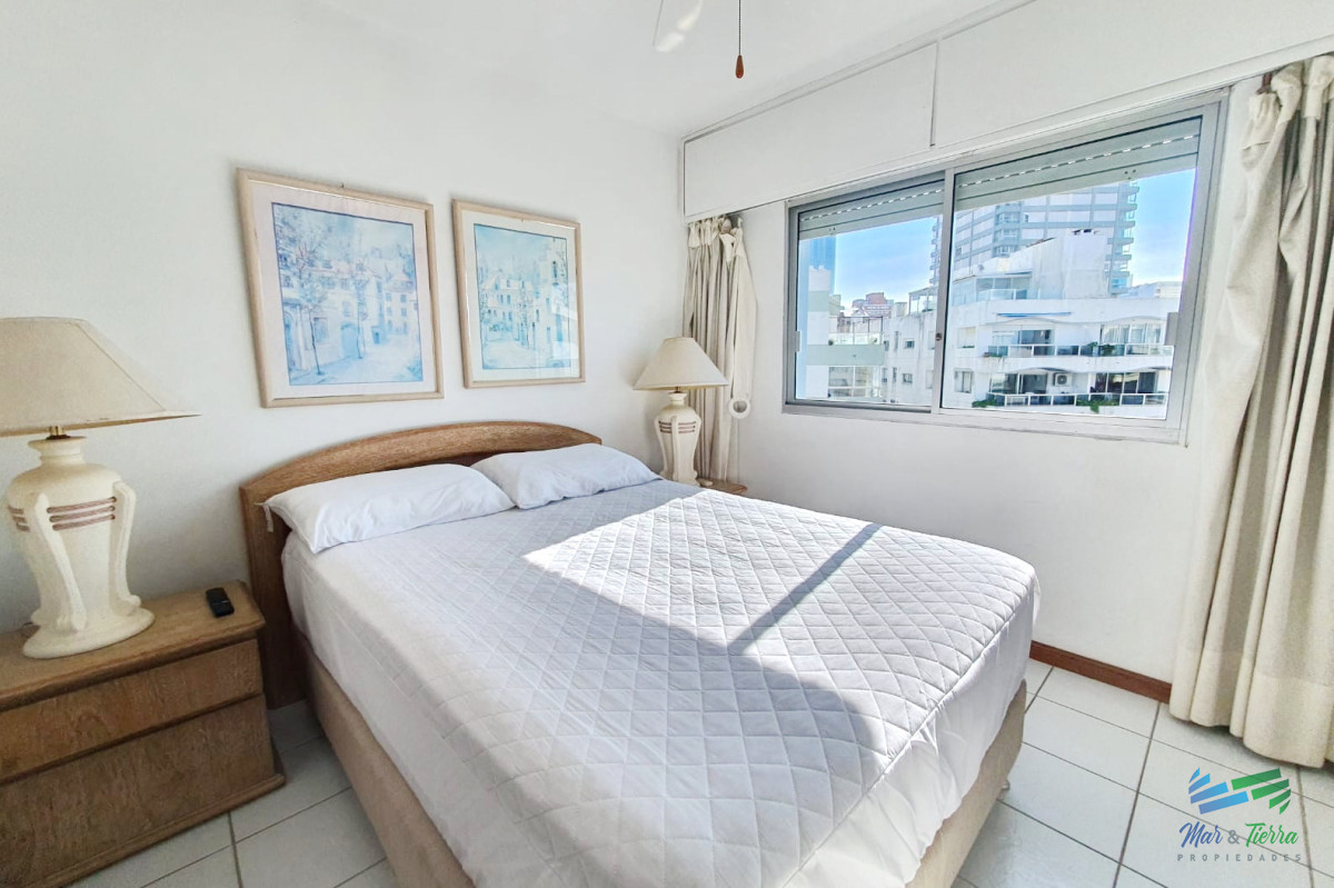 Apartamento ID.1063 - APARTAMENTO FRENTE AL MAR, EN VENTA. CON TERRAZA PRIVADA, EN LA PENÍNSULA, PUNTA DEL ESTE! 