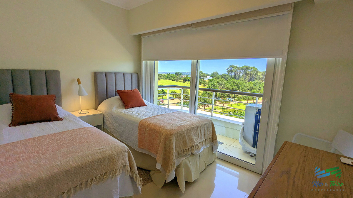 Apartamento ID.4211 - Venta de Apartamento 4 DORMITORIOS con vista al mar en VERAMANSA