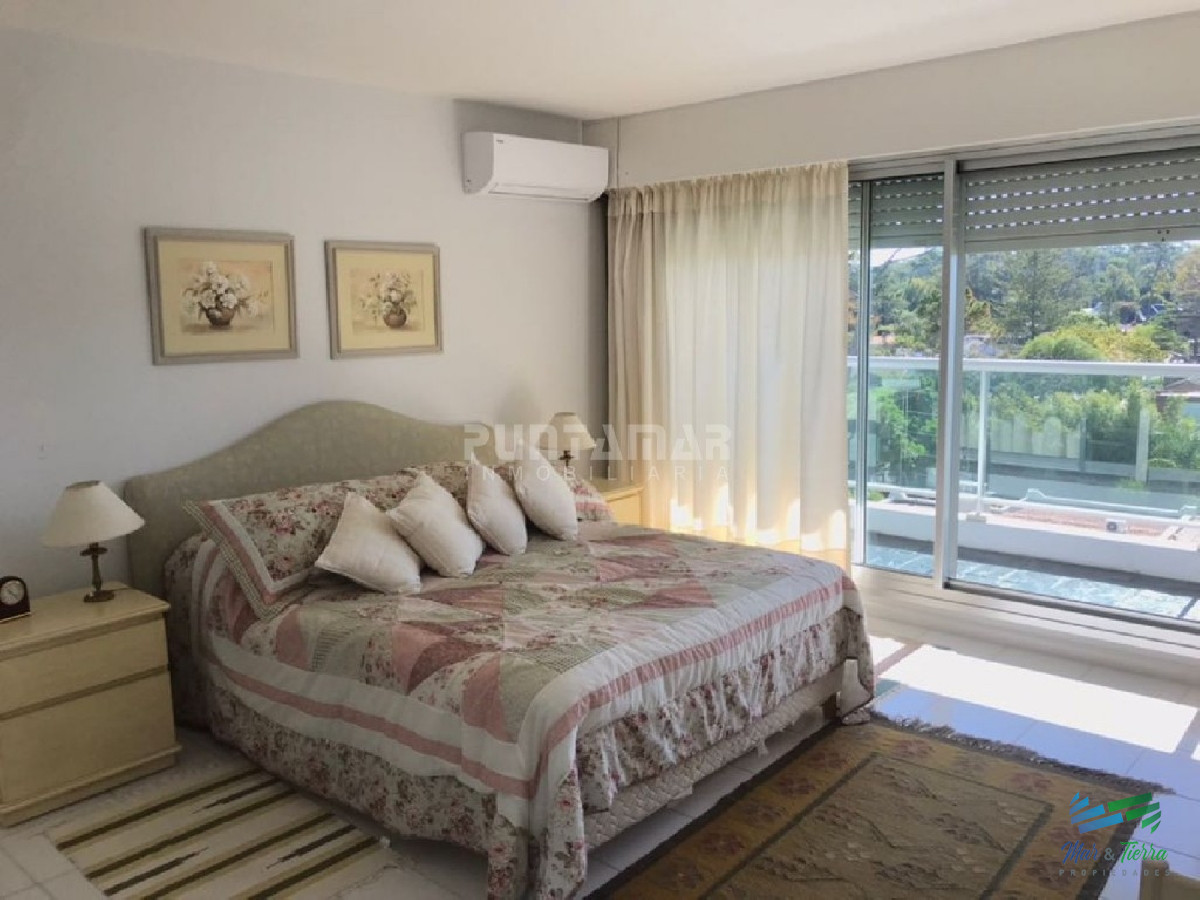 Apartamento ID.2146 - HERMOSO APARTAMENTO CON UNA AMPLIA TERRAZA , UBICADO A UNA CUADRA DE PLAYA MANSA, MUY LINDA VISTA DESPEJADA EN UN ENTORNO DE NATURALEZA Y VERDE.