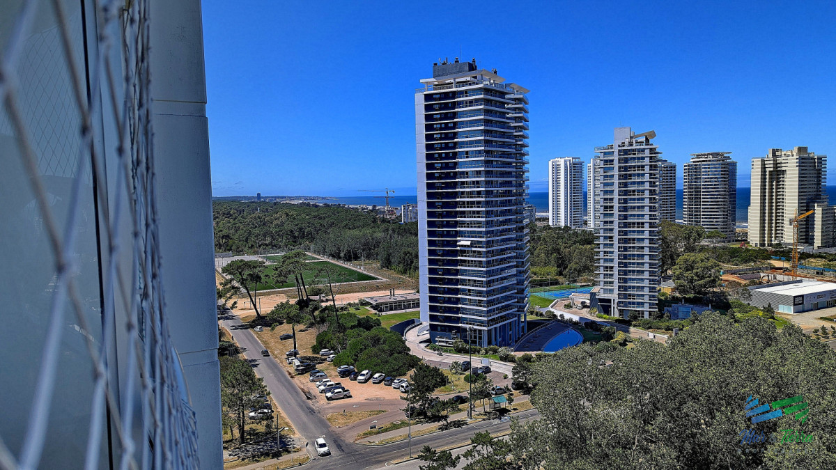 Apartamento ID.5658 - Alquiler baja temporada apartamento de 2 dormitorios en torre Ocean Drive Punta del Este