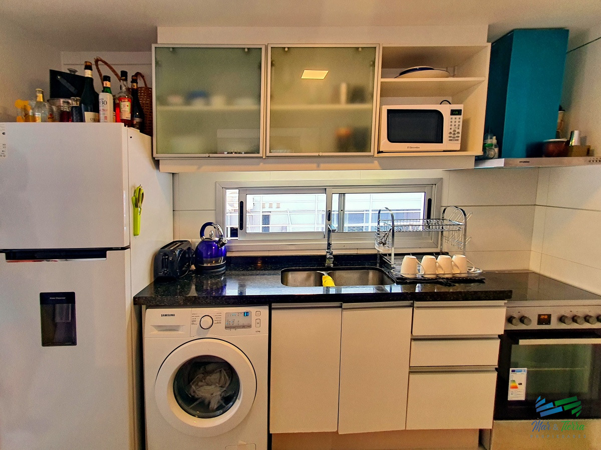 Apartamento ID.4196 - Vendo apartamento 2 dormitorios con gran terraza en Peninsula, zona puerto, Punta del Este