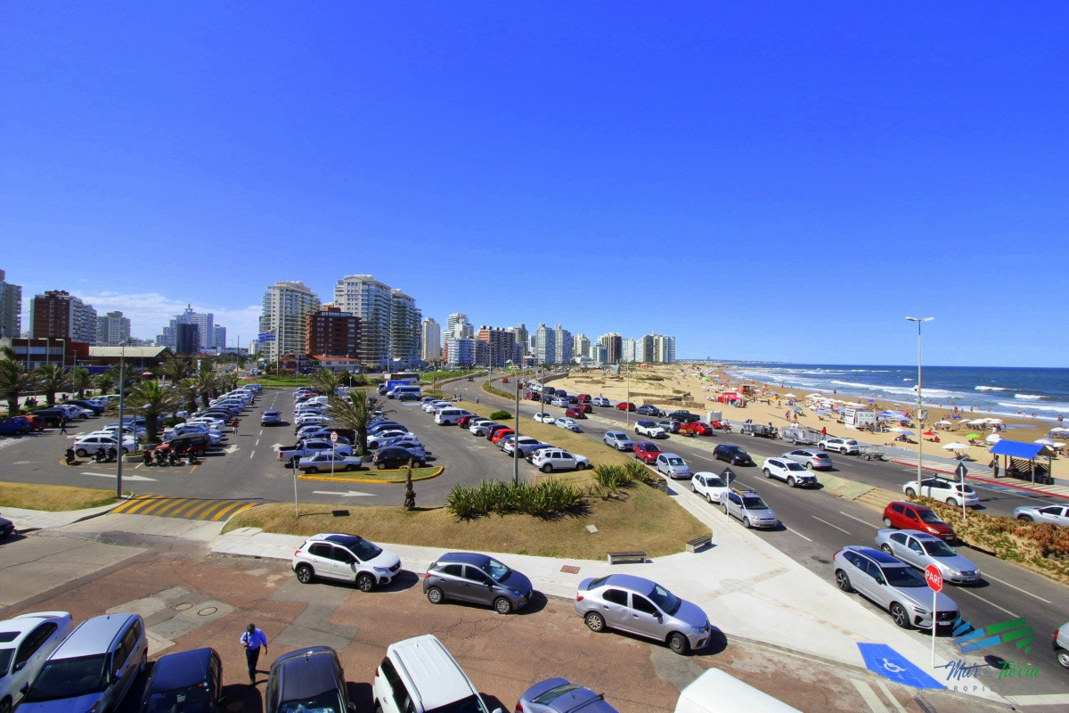 Apartamento ID.4201 - Venta de apartamento en la Península de Punta del este 1 dormitorio 1 baño reciclado