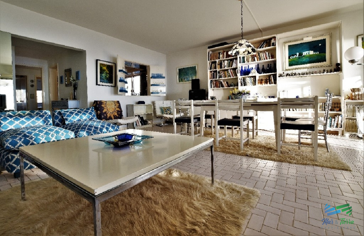 Apartamento ID.2156 - Venta de Apartamento 2 dormitorios en Playa Mansa, Punta del Este.  