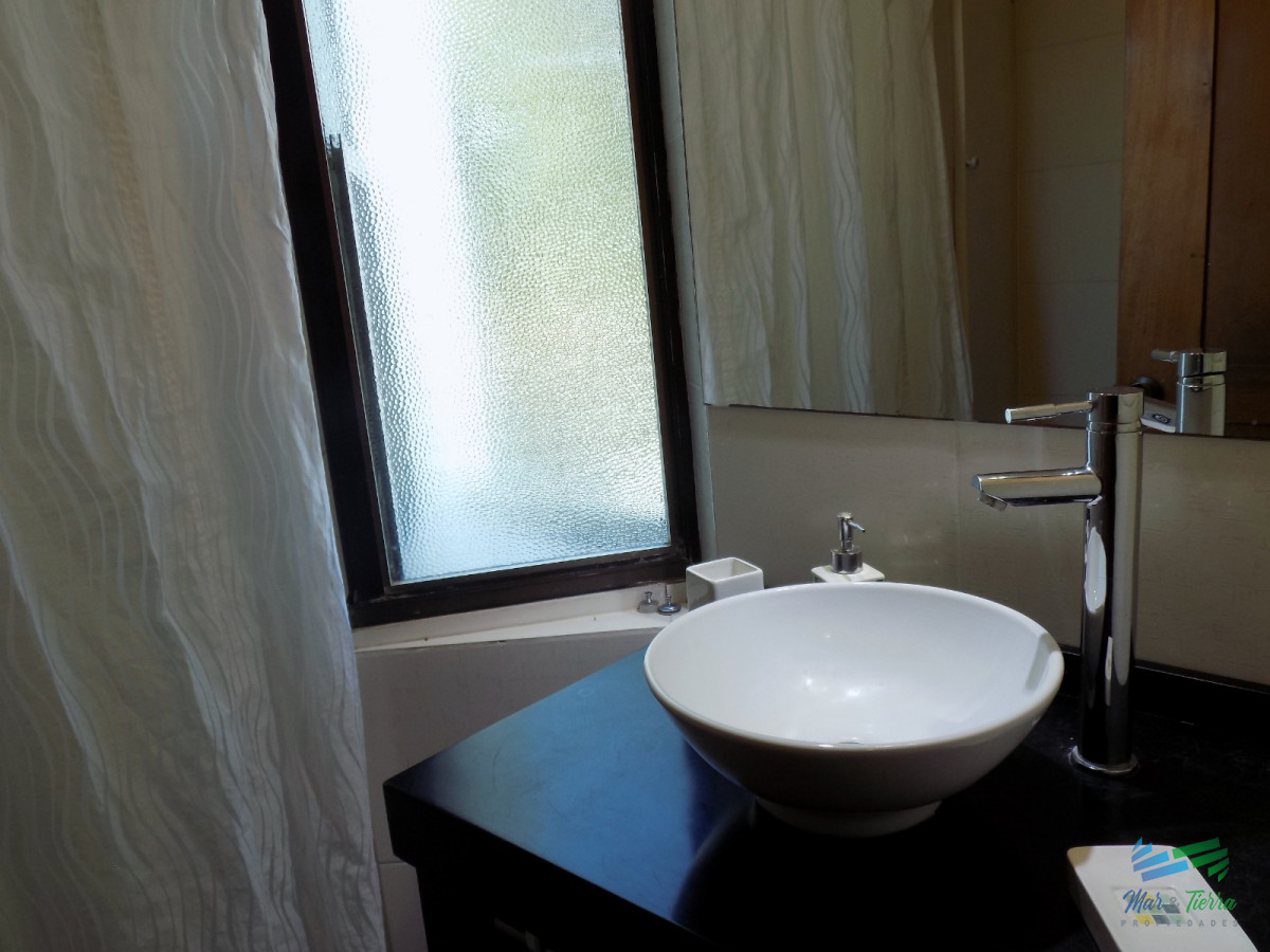 Apartamento ID.2190 - Vendo apartamento 3 dormitorios frente a playa mansa, Punta del Este.