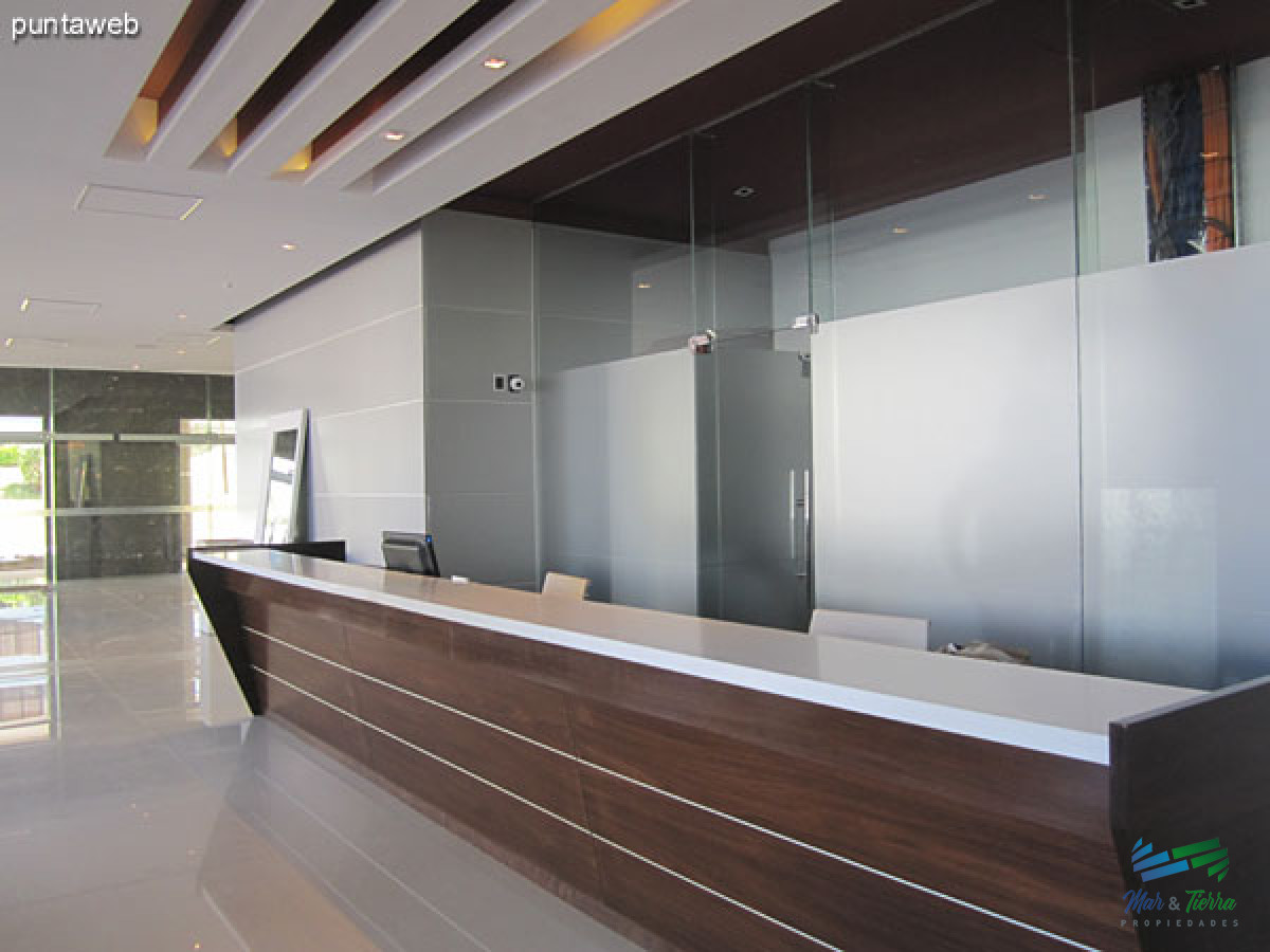 Apartamento ID.3923 - Venta Alquiler apartamento 3 dormitorios 2 baños playa brava punta del este