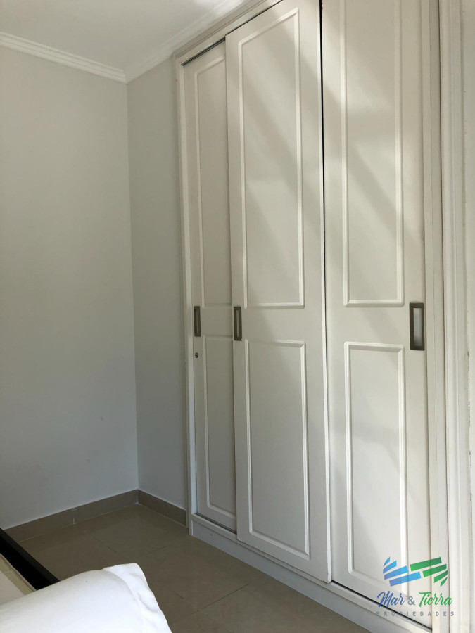 Apartamento ID.2252 - En venta.. excelente oportunidad , edificio con servicios, a pasitos del mar.