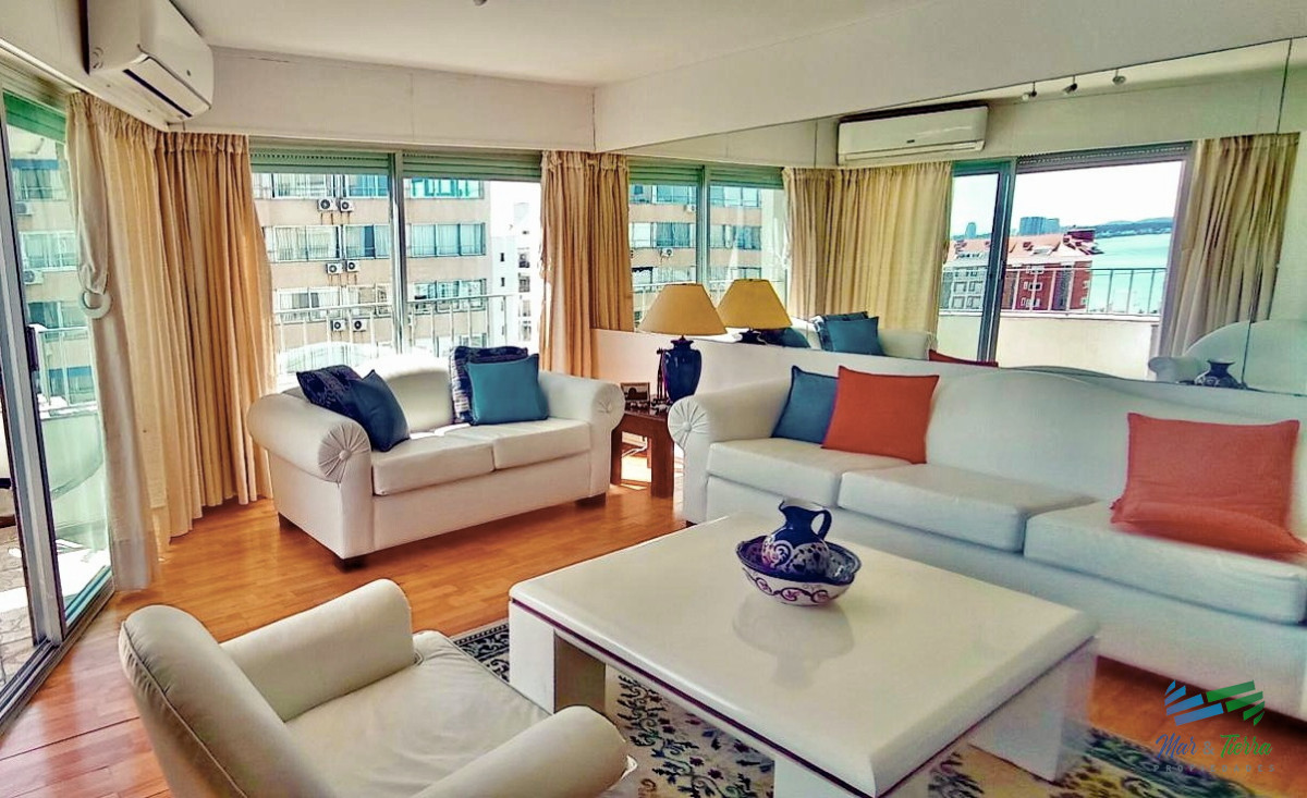 Apartamento ID.4619 - Venta de apartamento 2 dormitorios 2 baños en Peninsula de Punta del Este con impresionante vista