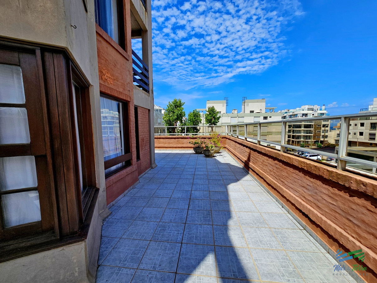 Apartamento ID.4568 - APARTAMENTO EN VENTA Y ALQUILER, PENÍNSULA, GRAN TERRAZA, RECICLADO. 
