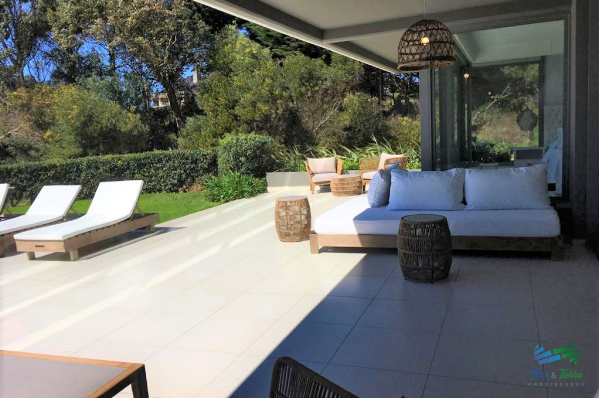 Apartamento ID.5088 - DEPARTAMENTO CON PISCINA PROPIA EN VENTA, 3 DORMITORIOS EN SUITE, PUNTA DEL ESTE 